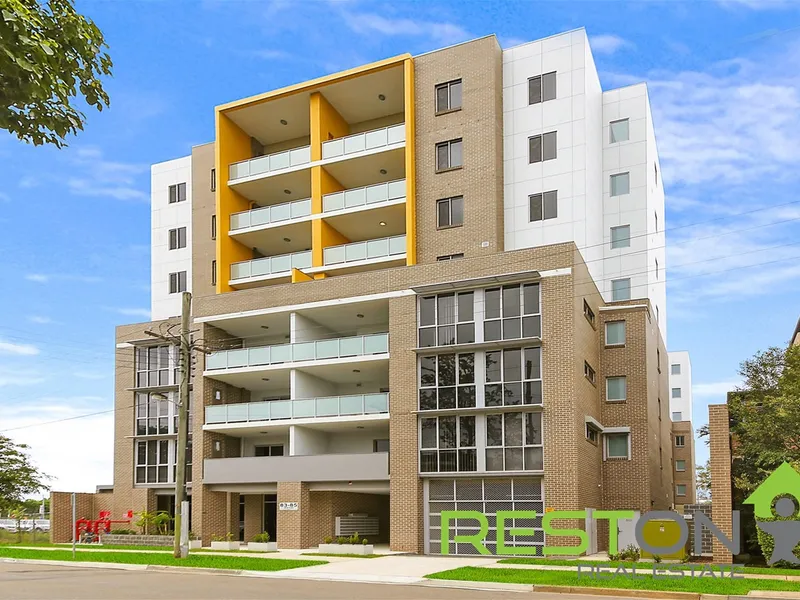 Centrally Located Oversized Apartment!