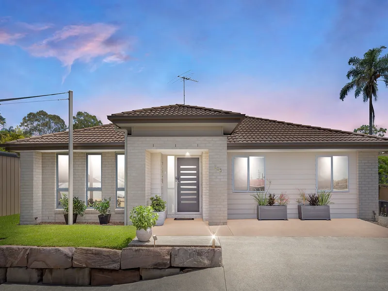 Stunning Contemporary Home For Those Who Love To Entertain...