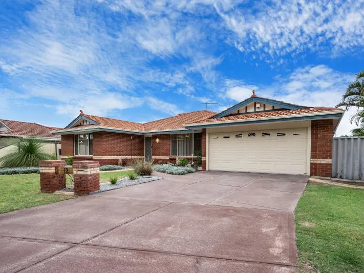 IMMACULATE 5 BEDROOM FAMILY HOME