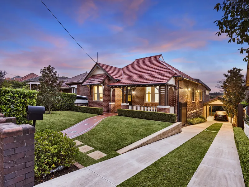 A dream home in the prestigious Dobroyd Point Estate