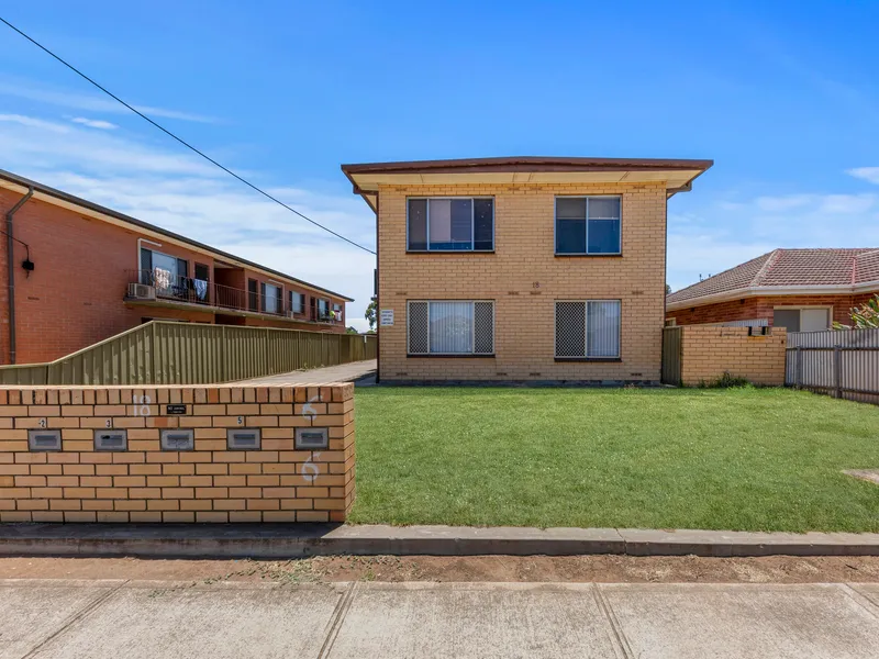 Ground Floor Unit in Great Convenient Location
