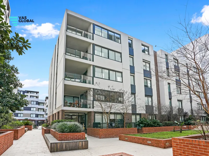 Ultra Modern Living in Penrith CBD!