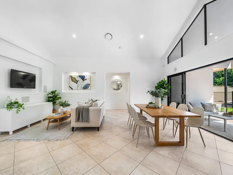 Elegant Lakefront Family Residence With In-ground Pool & No Rear Neighbours