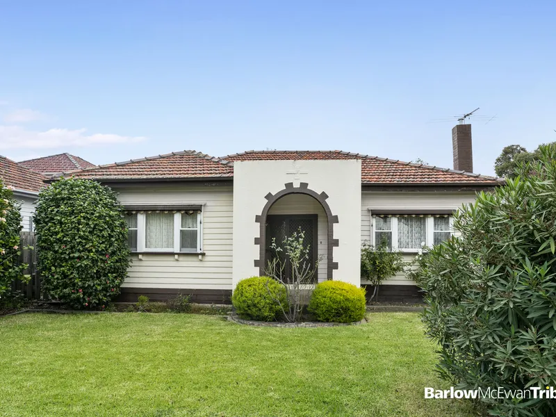 Charming Home Overlooking Newport Park