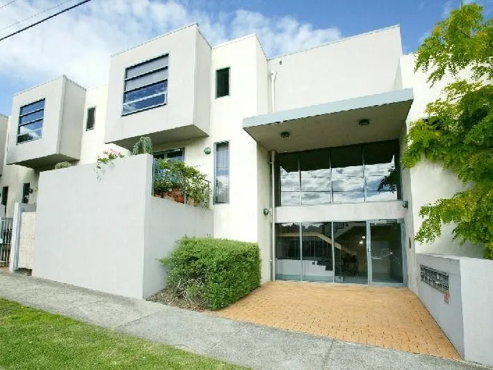 Modern Three Bedroom Townhouse