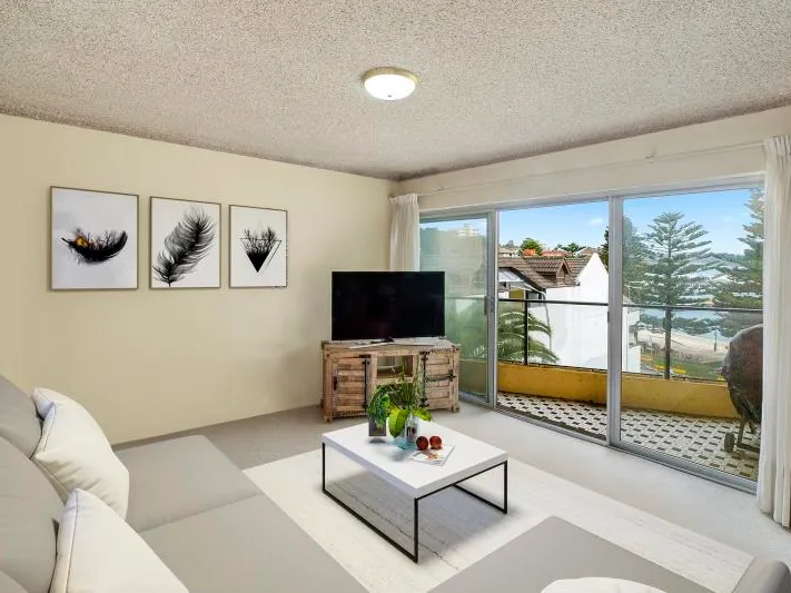 Views across tranquil Manly Cove!