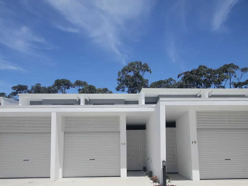 Super convenient location - 4-5 month short term lease negotiable.