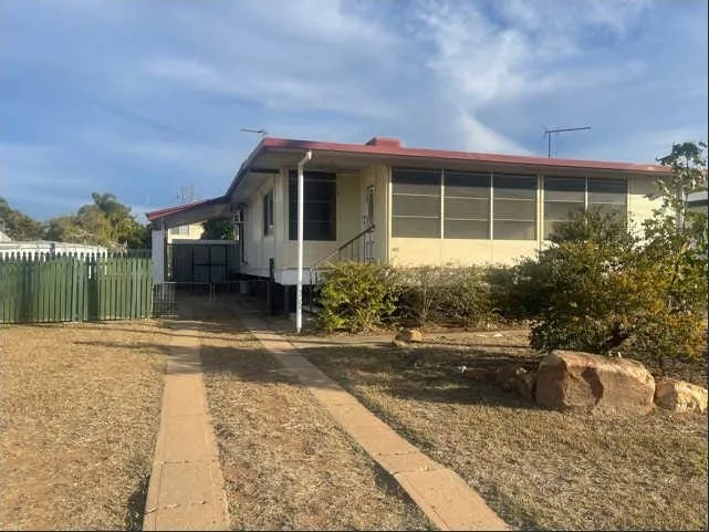 3 BEDROOM HOUSE IN GREAT LOCATION