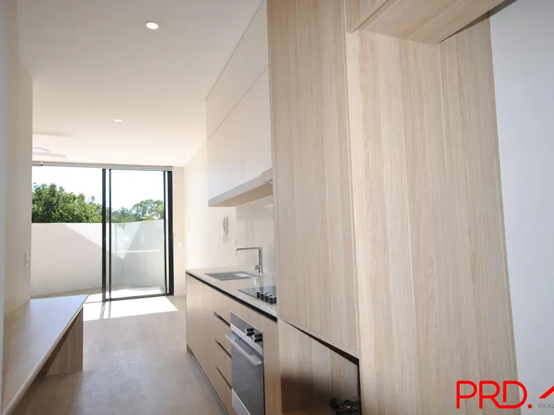 STUDIO APARTMENT - AVAILABLE NOW 