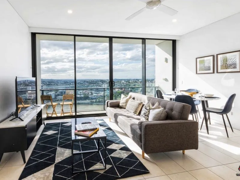Furnsihed one bedroom with a Spectacular View of the Brisbane River Fringe