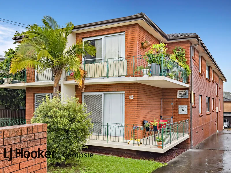 Spacious Sunlit 116sqm Modern with a Great Outlook & Garage