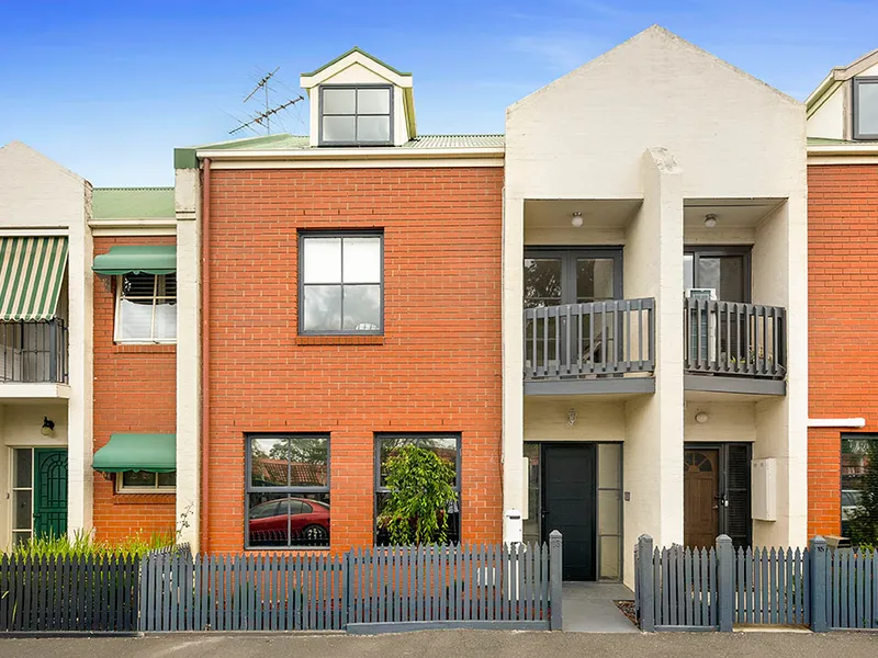Inner city living at its best with this beautifully renovated residence