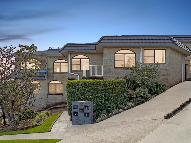 Boutique Complex in Unbeatable Location with Elevated City Views