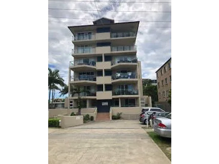 TWO BEDROOM UNIT KINGS BEACH - POOL IN COMPLEX 