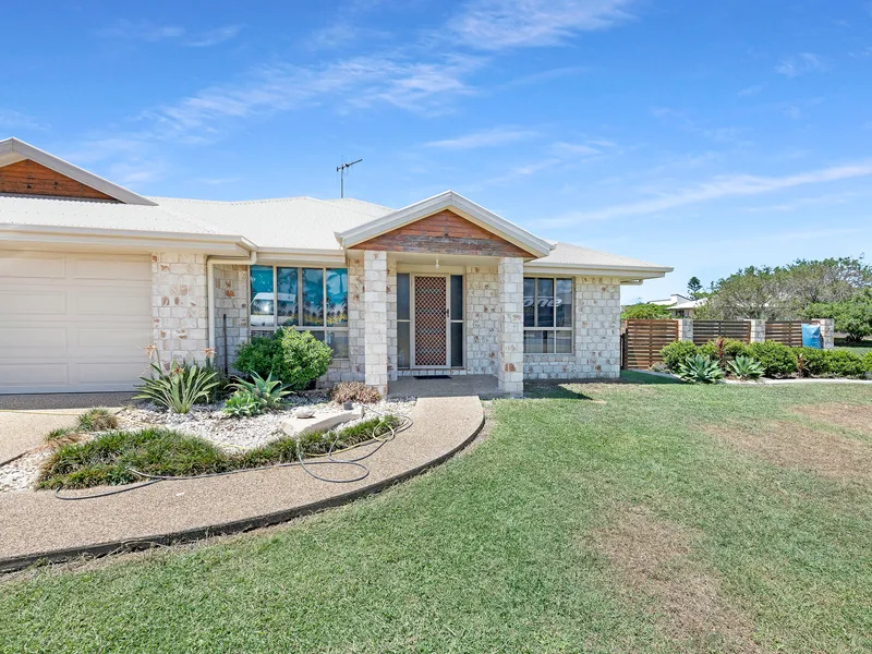 Modern 4 Bedroom Home Within Walking Distance To Beach