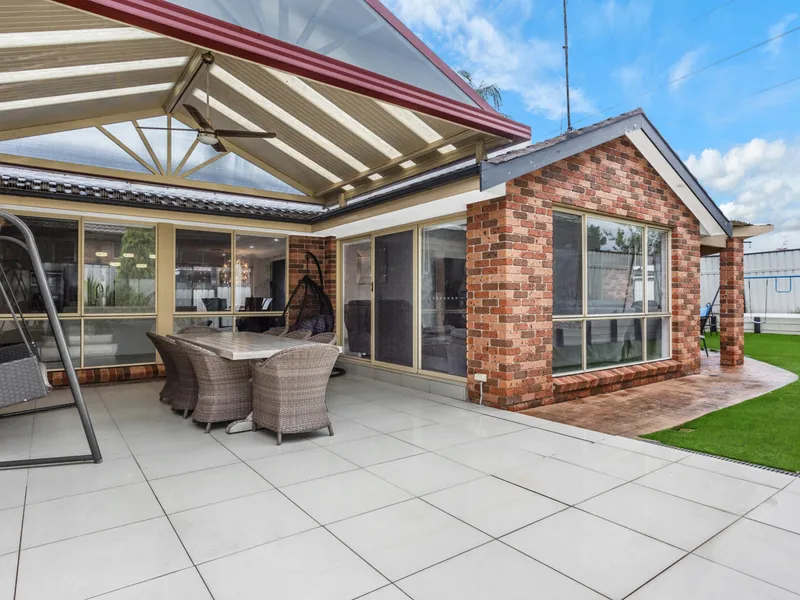 Ideal Family Home with in Law Accommodation 