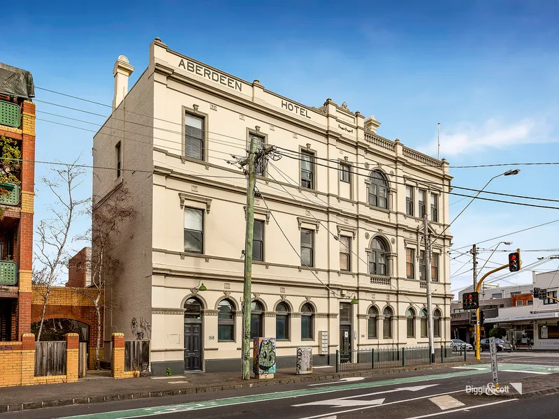 Live life in Grand style in the heart of North Fitzroy