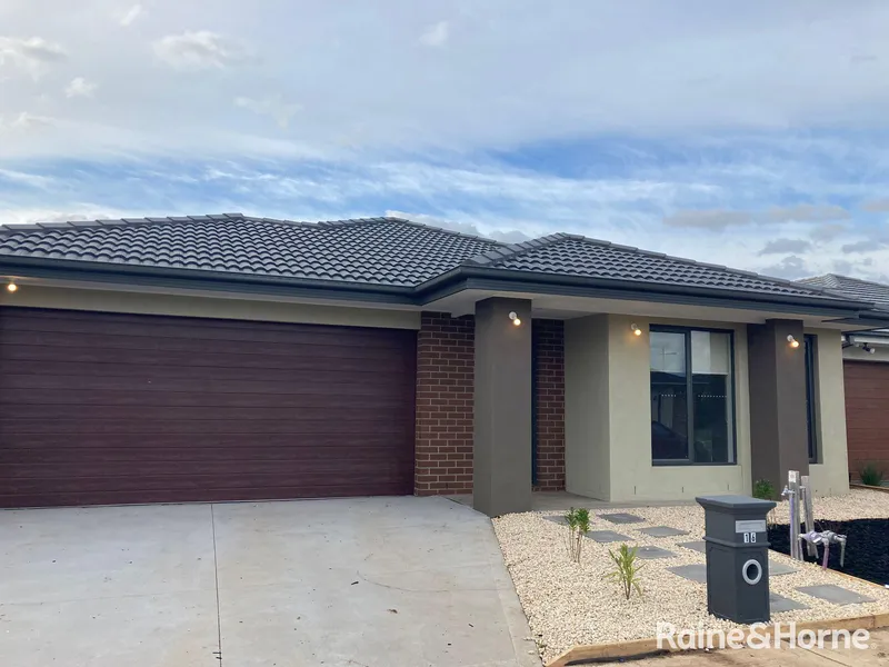 Brand New House for Lease in a Prime & Pristine Location of Tarneit