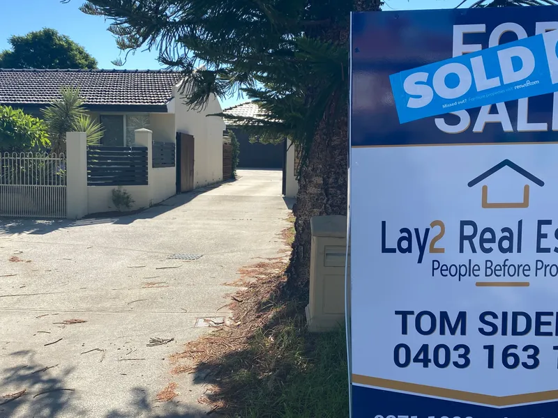 4 Bedrooms, 4 Bathrooms, 2 Living Areas on a 510sqm Block.