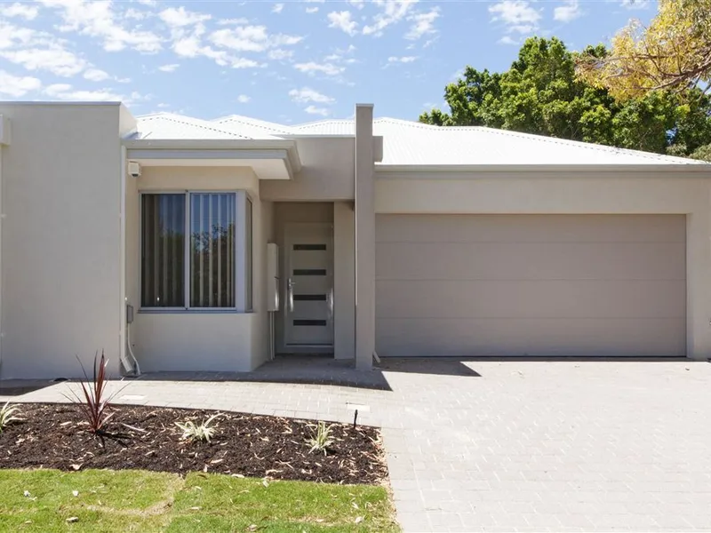 Modern Appeal West of Rockingham Road!