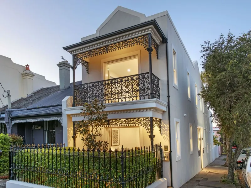 Stanmore/Petersham luxury studio apartment