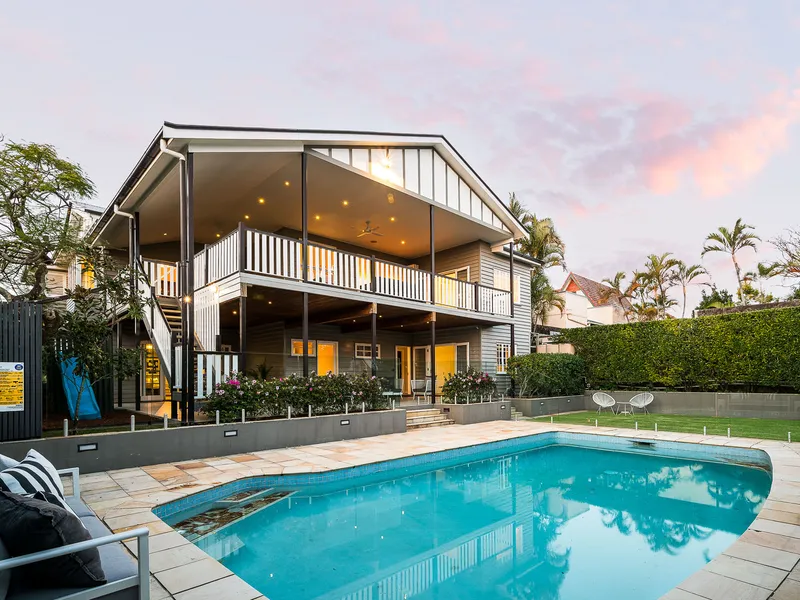 Elegant Interiors With Incredible City Panorama!