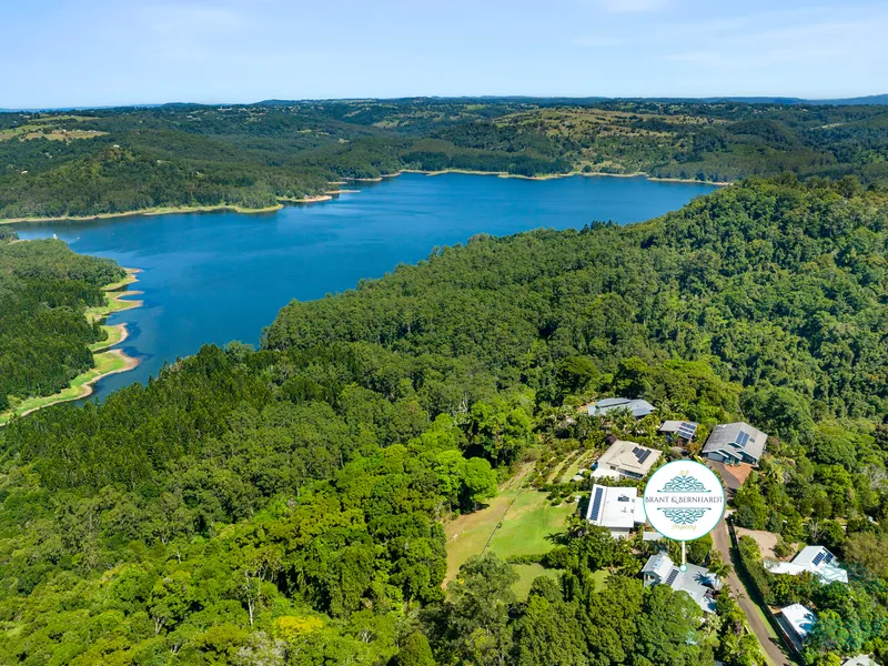 Stylish Entertainers Home, Minutes to Montville!