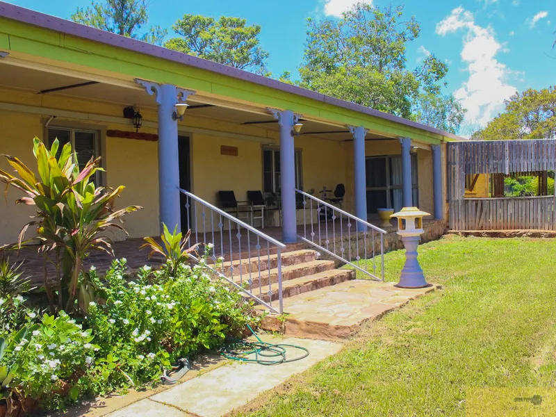 4 BEDROOM HOME ON 3702m2 ALLOTMENT WITH POOL, SHED & CARPORT