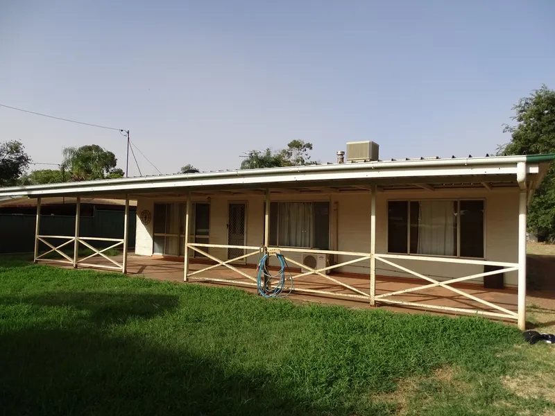 Four Bedrooms - Pool - Massive Shed