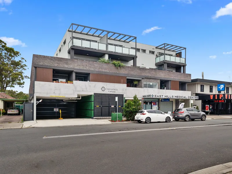 Ultra Modern Apartment with Train Station at Doorstep