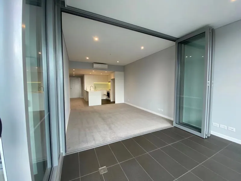 SIRIUS | Nearly Brand New One Bedroom Apartment |  Sun Room + Balcony