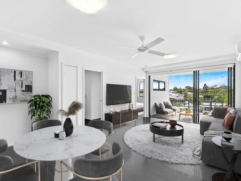 Monochrome Luxury Skyhome