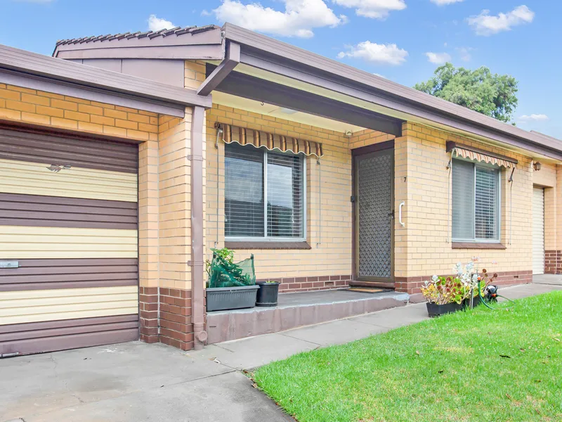 Renovated Single Storey Unit with Private yard  First Open Inspection 11am to 11:30am Saturday 29/1