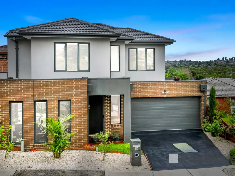 MODERN LUXURY LIVING WITH IT'S OWN STREET FRONTAGE!!