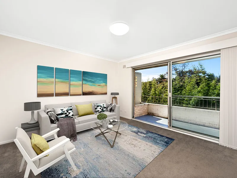 Bright beachside pad - a fantastic lifestyle location