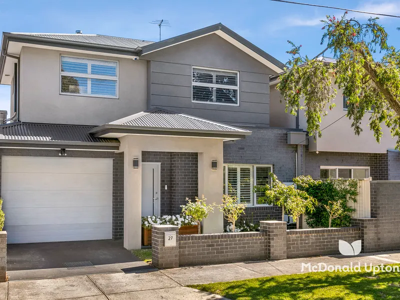 PERFECTION ON POWER STREET – Stunning Low Maintenance Living