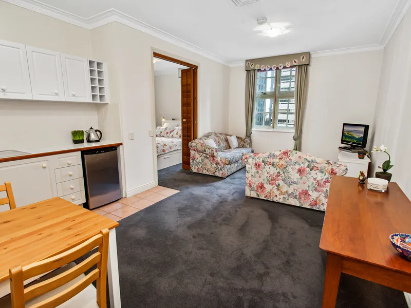 CLASSIC HERITAGE STYLE IN THE HEART OF BRISBANE - FULLY FURNISHED