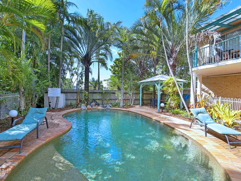 Beach, Shops, Cafes, Pool.... All At Your Doorstep!