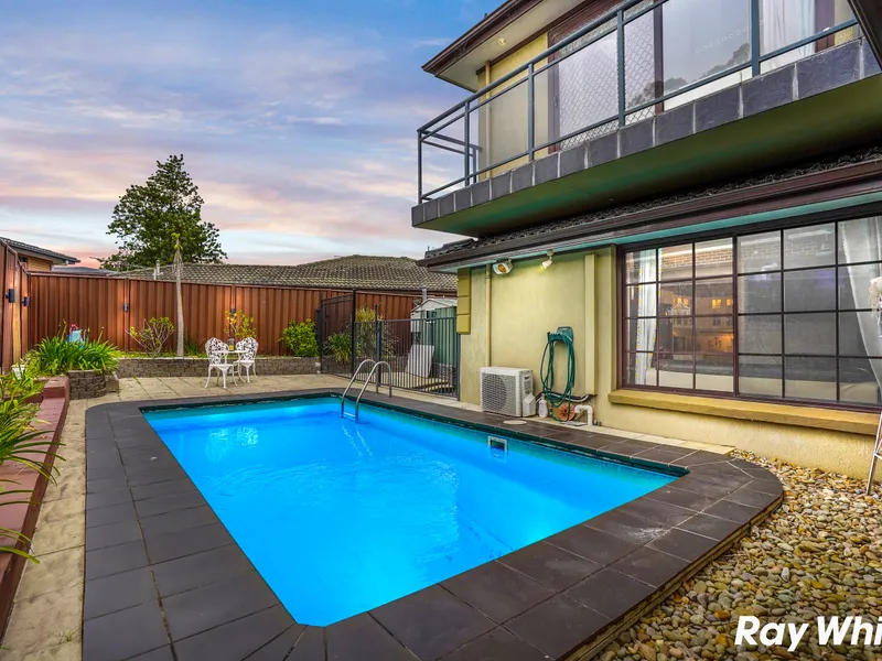 Ideal Family Home with a Pool!