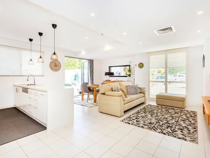 Private House-Like Apartment in Exclusive Complex