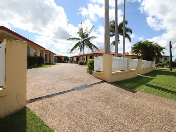 UNIT LIVING WITH SPACE & TRANQUILITY