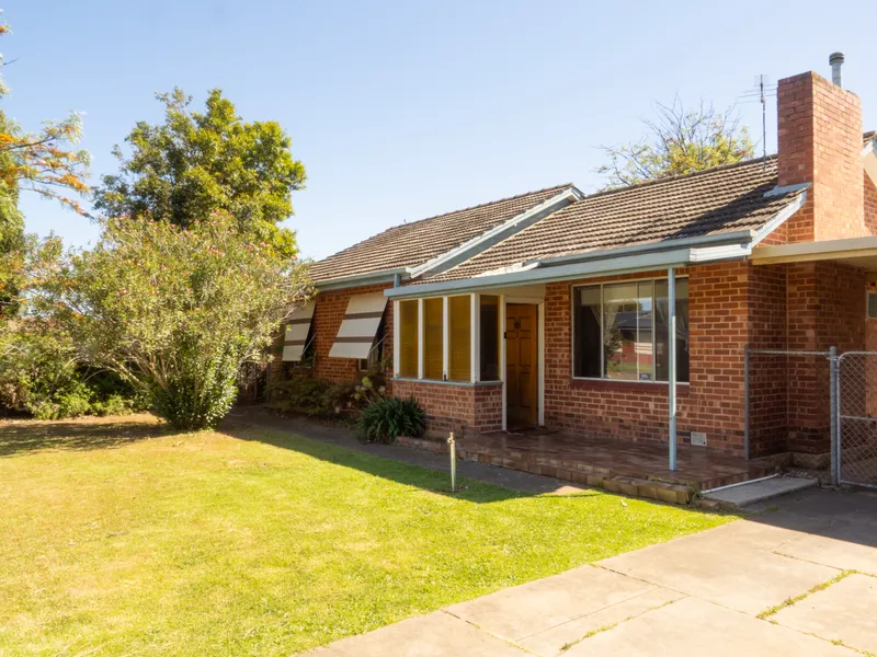 SEEKING INVESTOR - 3 BEDROOM HOME - GREAT SIZE FAMILY BACKYARD