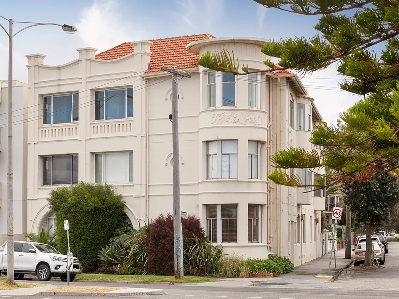Beachfront living with irreplaceable views