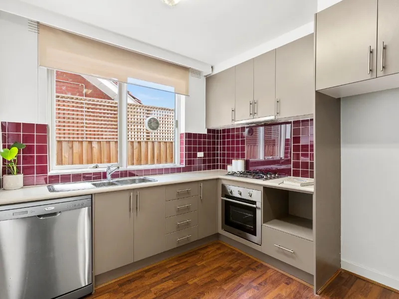 PRIME LOCATION WITH 1 WEEKS FREE RENT | HODGES CAULFIELD