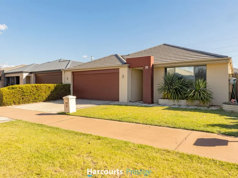 Lifestyle and Location - Live in the Heart of Harrisdale!