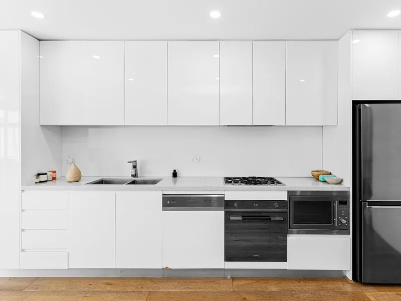 Oversized 1 Bedroom Unit