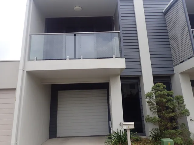 TWO-STORY TOWNHOUSE IN WOODLANDS ESTATE