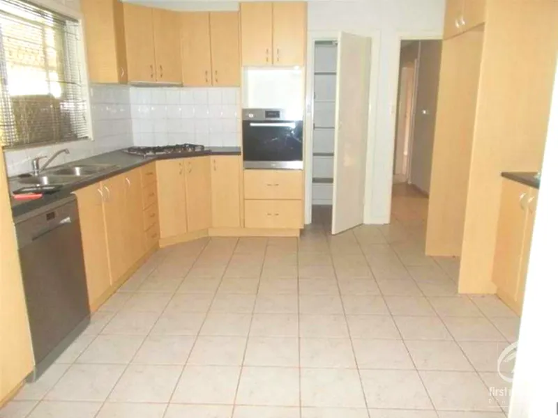 SELLING AS IS......LOADS OF POTENTIAL!