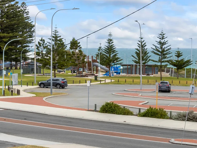 BRING ON SUMMER BY THE BEACH!