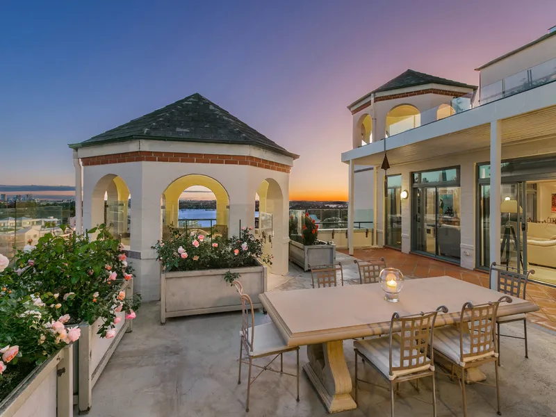 Huge two-storey penthouse with house-like proportions offering extensive city and harbour views